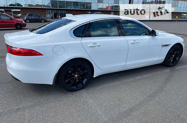 Седан Jaguar XF 2016 в Киеве