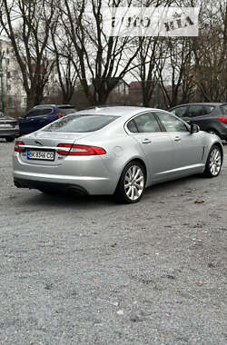 Седан Jaguar XF 2013 в Ровно