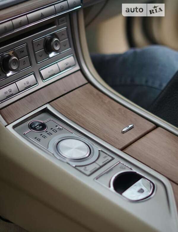 Седан Jaguar XF 2008 в Виннице