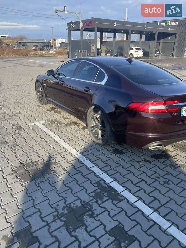 Седан Jaguar XF 2013 в Львове