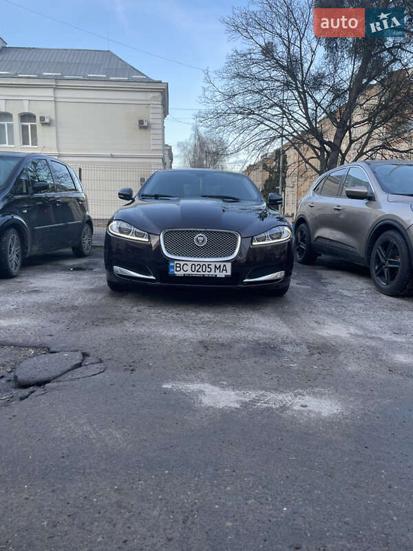 Седан Jaguar XF 2013 в Львове
