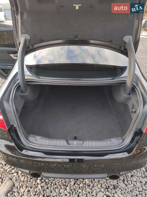 Седан Jaguar XF 2015 в Тячеві