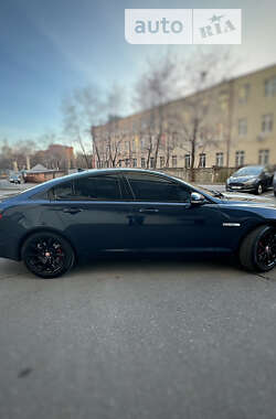 Седан Jaguar XF 2013 в Харкові
