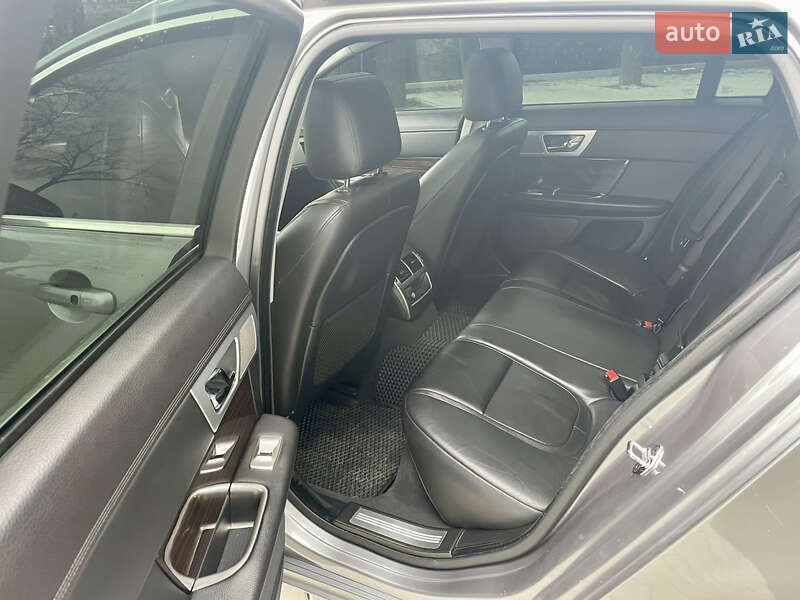 Універсал Jaguar XF 2014 в Ужгороді