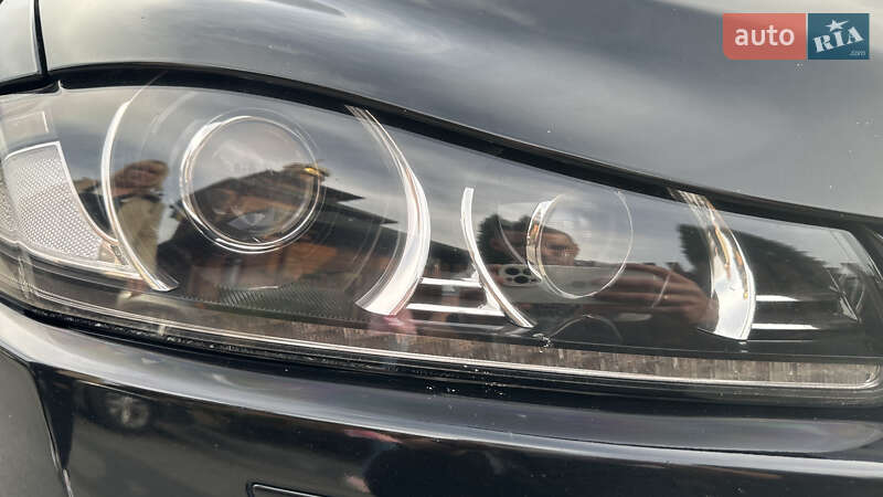 Седан Jaguar XF 2013 в Дніпрі