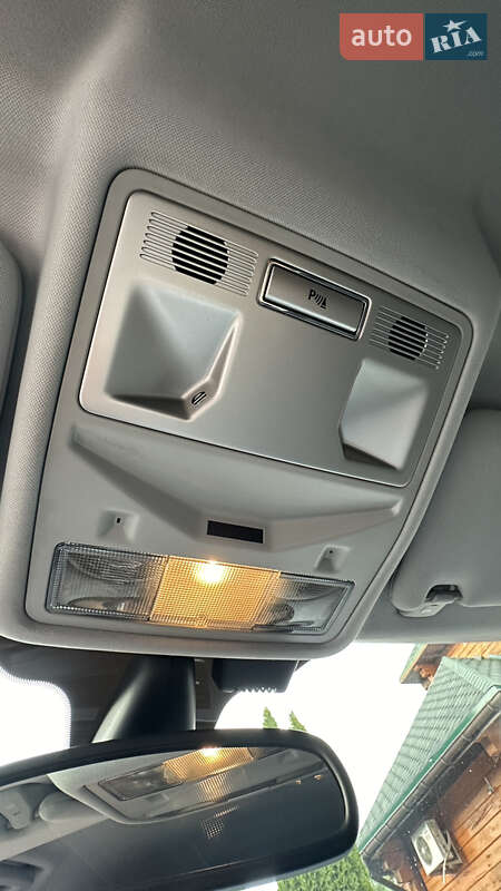 Седан Jaguar XF 2013 в Дніпрі