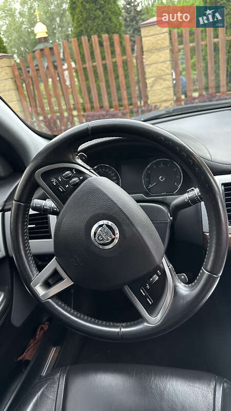Седан Jaguar XF 2013 в Дніпрі