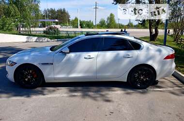 Седан Jaguar XF 2017 в Глевасі