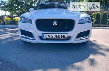 Седан Jaguar XF 2017 в Глевасі