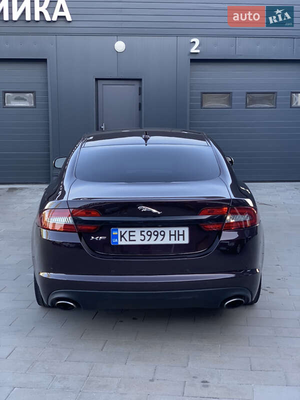 Седан Jaguar XF 2013 в Дніпрі