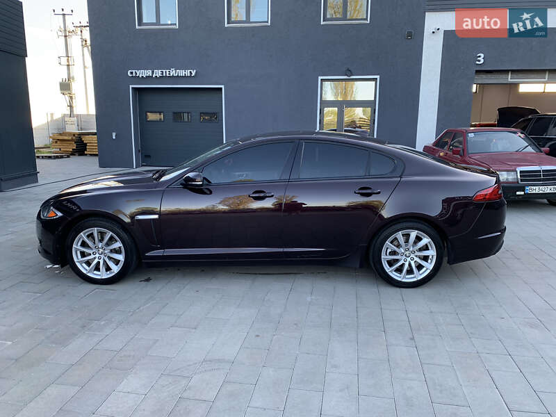Седан Jaguar XF 2013 в Дніпрі