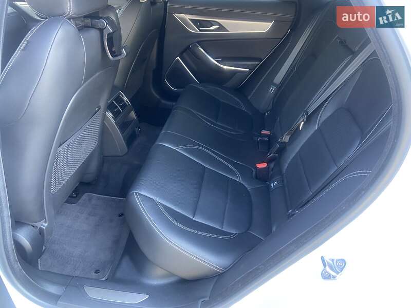 Седан Jaguar XF 2021 в Тернополе