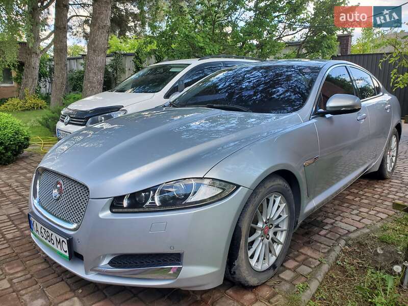 Седан Jaguar XF 2014 в Киеве