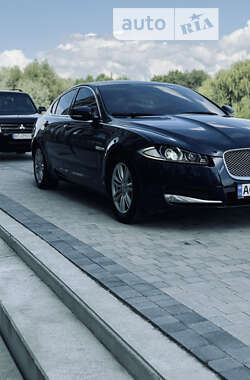 Седан Jaguar XF 2014 в Луцьку