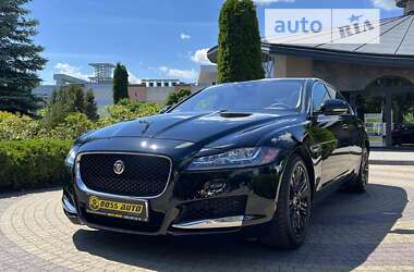 Седан Jaguar XF 2016 в Львові