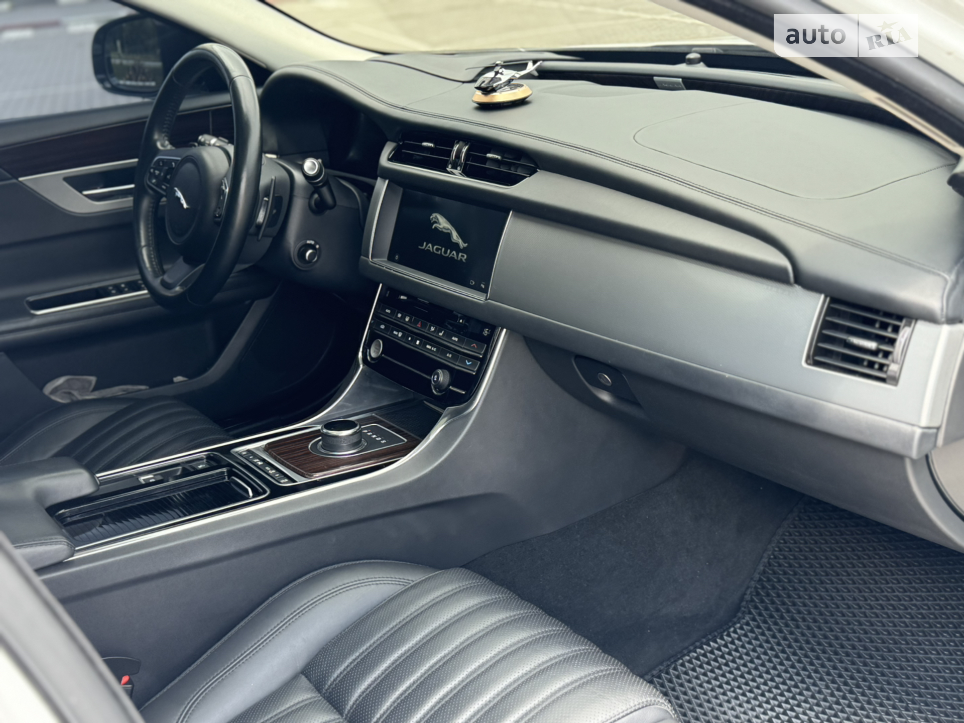 2016 Jaguar XF - мініатюра 36
