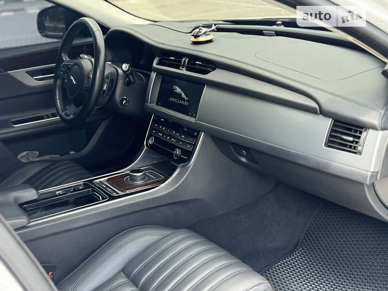 Седан Jaguar XF 2016 в Коломые фото 36 Седан Jaguar XF 2016 в Коломые