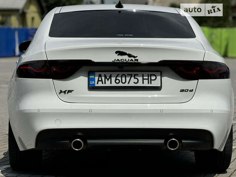 Седан Jaguar XF 2016 в Коломые фото 73 Седан Jaguar XF 2016 в Коломые