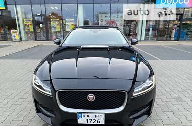 Седан Jaguar XF 2017 в Вишневом