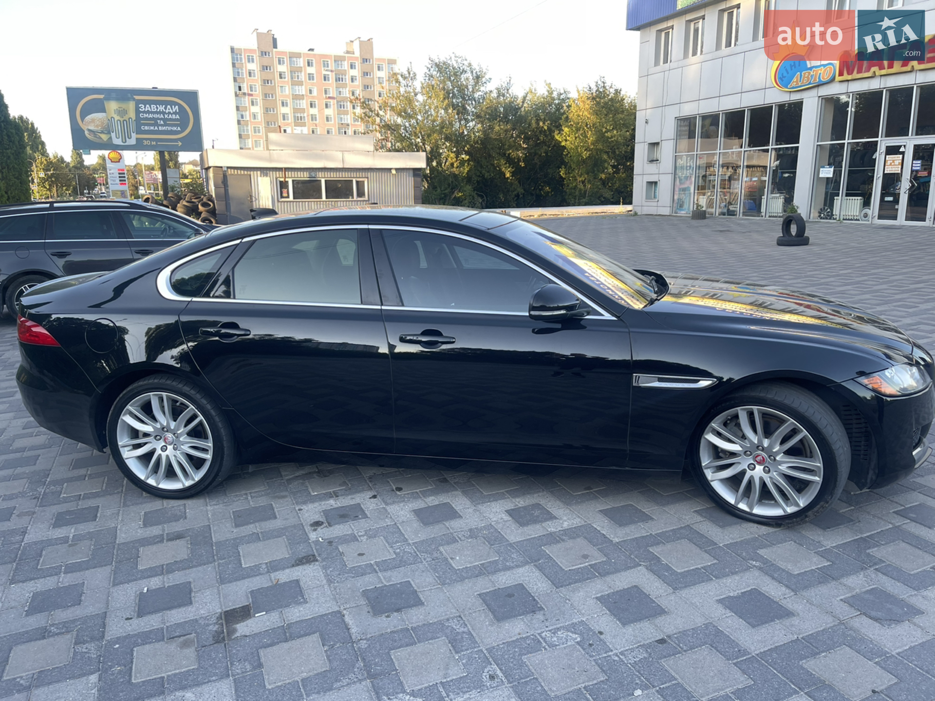 2016 Jaguar XF - мініатюра 2