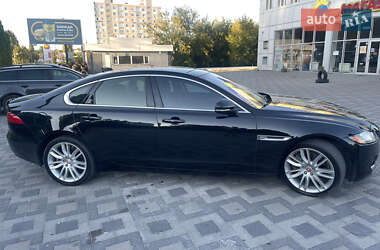 Седан Jaguar XF 2016 в 