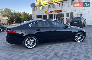 Седан Jaguar XF 2016 в 