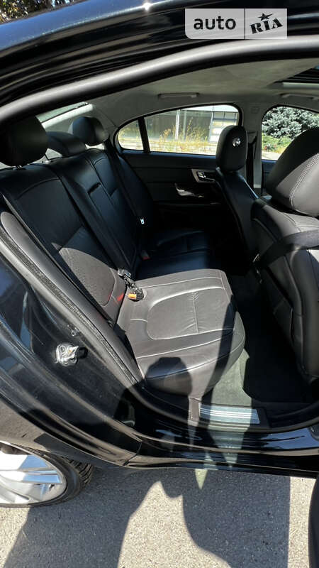 Седан Jaguar XF 2010 в Кременчуге