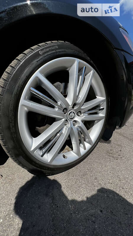 Седан Jaguar XF 2010 в Кременчуге