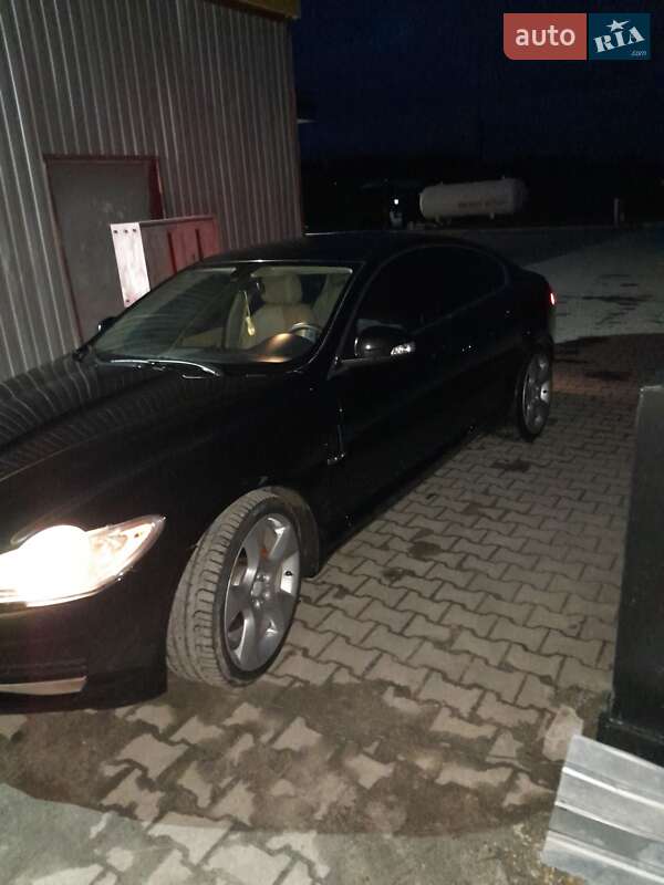 Седан Jaguar XF 2009 в Казатине