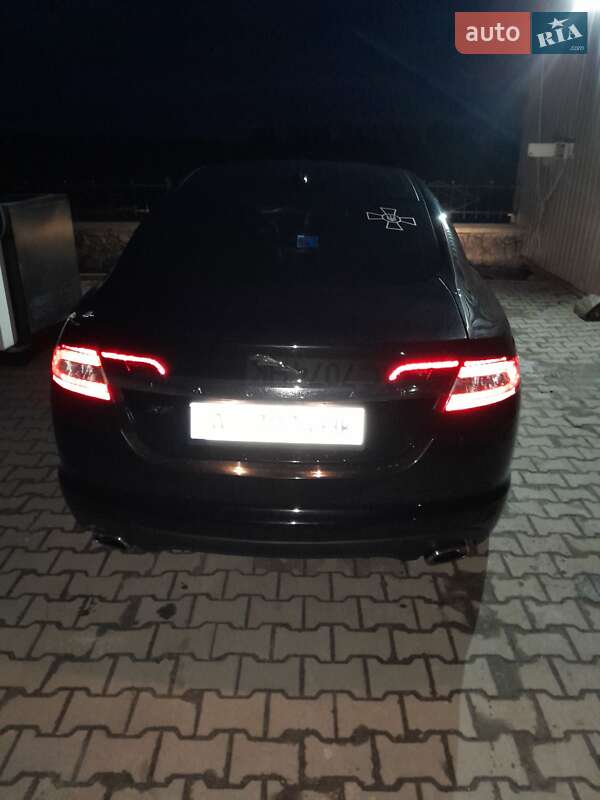 Седан Jaguar XF 2009 в Казатине