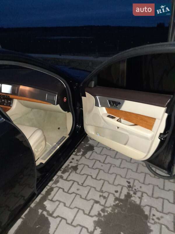 Седан Jaguar XF 2009 в Казатине