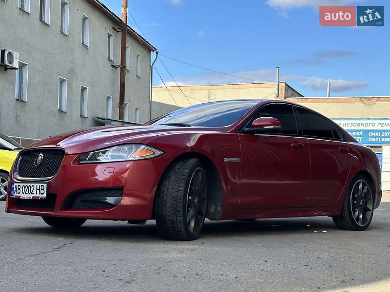 Седан Jaguar XF 2015 в Киеве