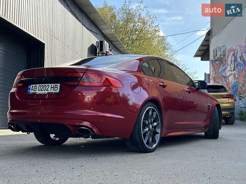 Седан Jaguar XF 2015 в Киеве
