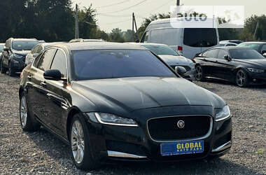 Седан Jaguar XF 2016 в Львове