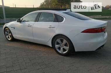 Седан Jaguar XF 2016 в Львове