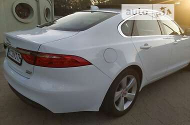 Седан Jaguar XF 2016 в Львове