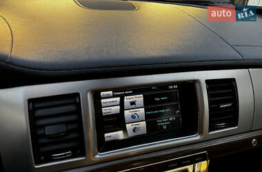 Седан Jaguar XF 2013 в 