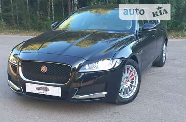 Седан Jaguar XF 2017 в Киеве