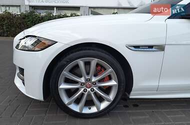 Седан Jaguar XF 2016 в 