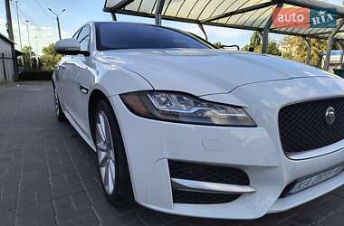 Седан Jaguar XF 2016 в 