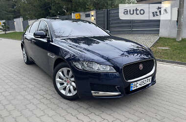 Седан Jaguar XF 2016 в Львові