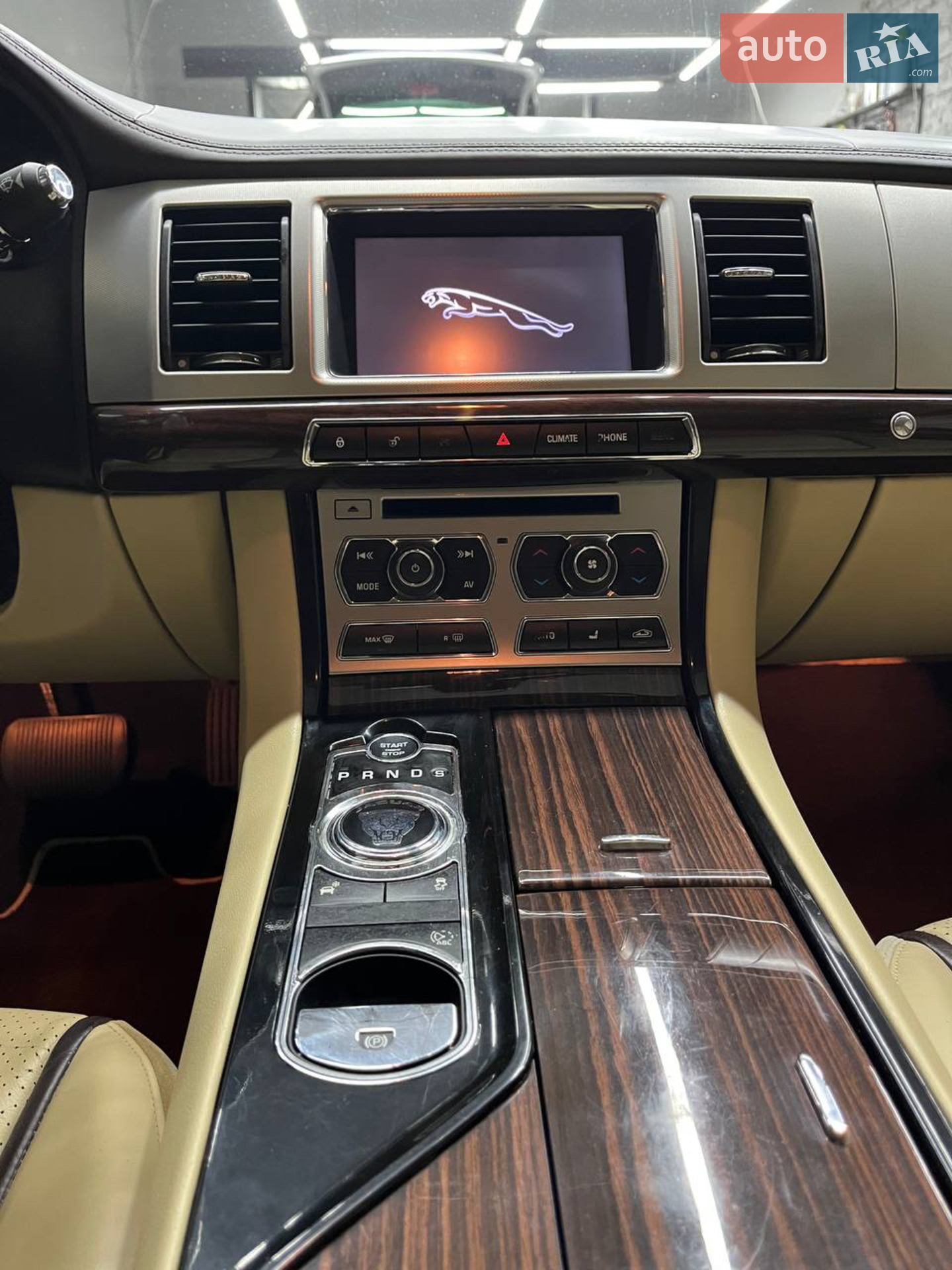 2012 Jaguar XF - мініатюра 6