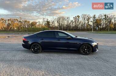 Седан Jaguar XF 2016 в Киеве