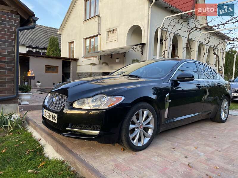 Седан Jaguar XF 2010 в Мукачевому