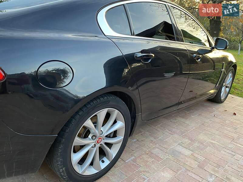 Седан Jaguar XF 2010 в Мукачевому