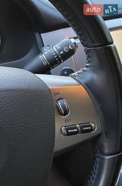 Седан Jaguar XF 2010 в 