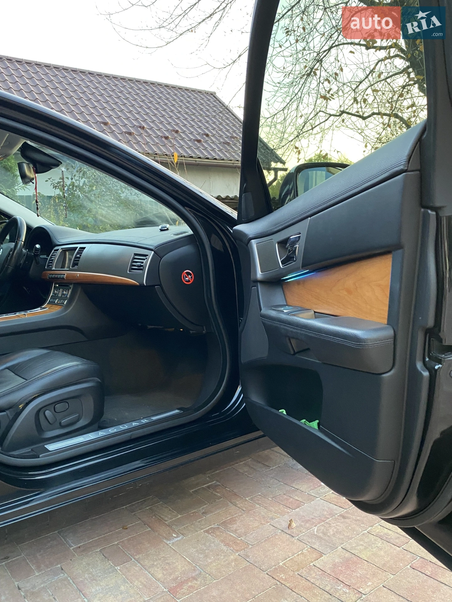2010 Jaguar XF - мініатюра 30