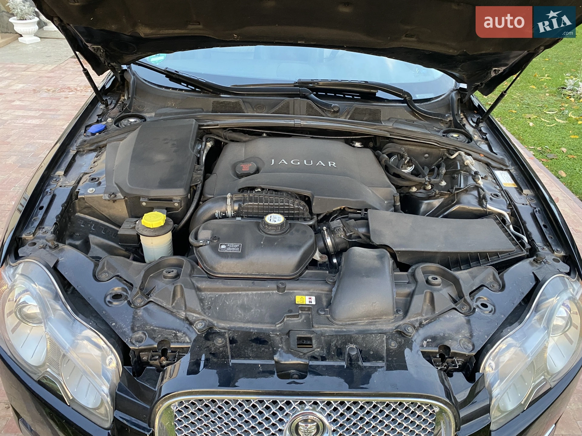 2010 Jaguar XF - мініатюра 40