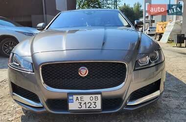 Седан Jaguar XF 2015 в Днепре