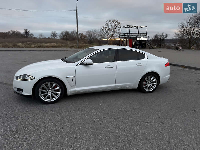 Седан Jaguar XF 2013 в Запоріжжі